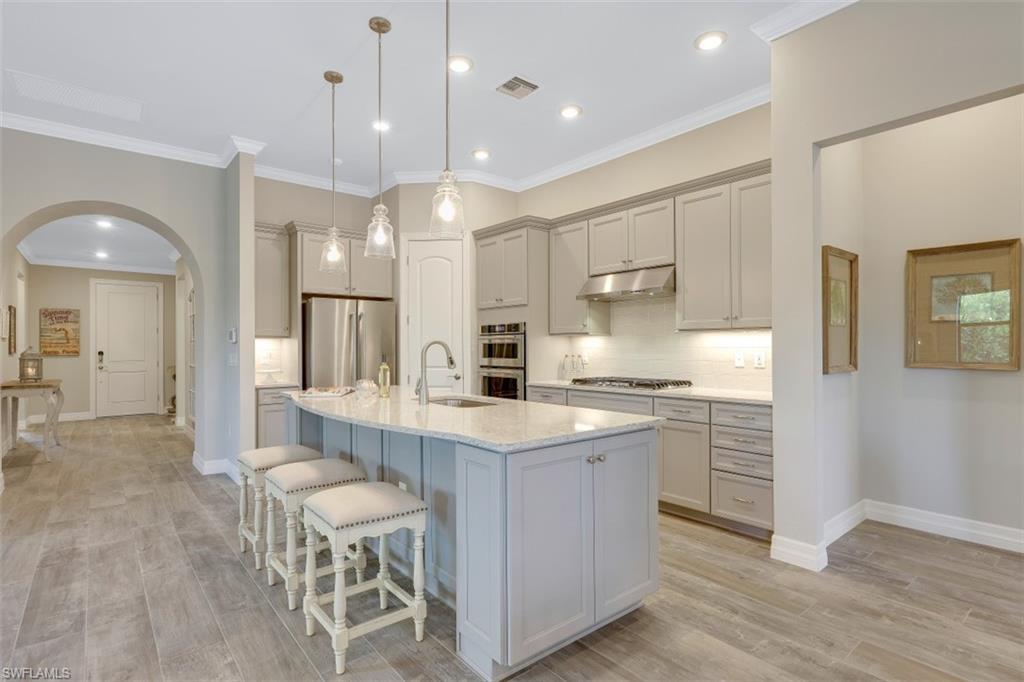 AVERY SQUARE - Residential