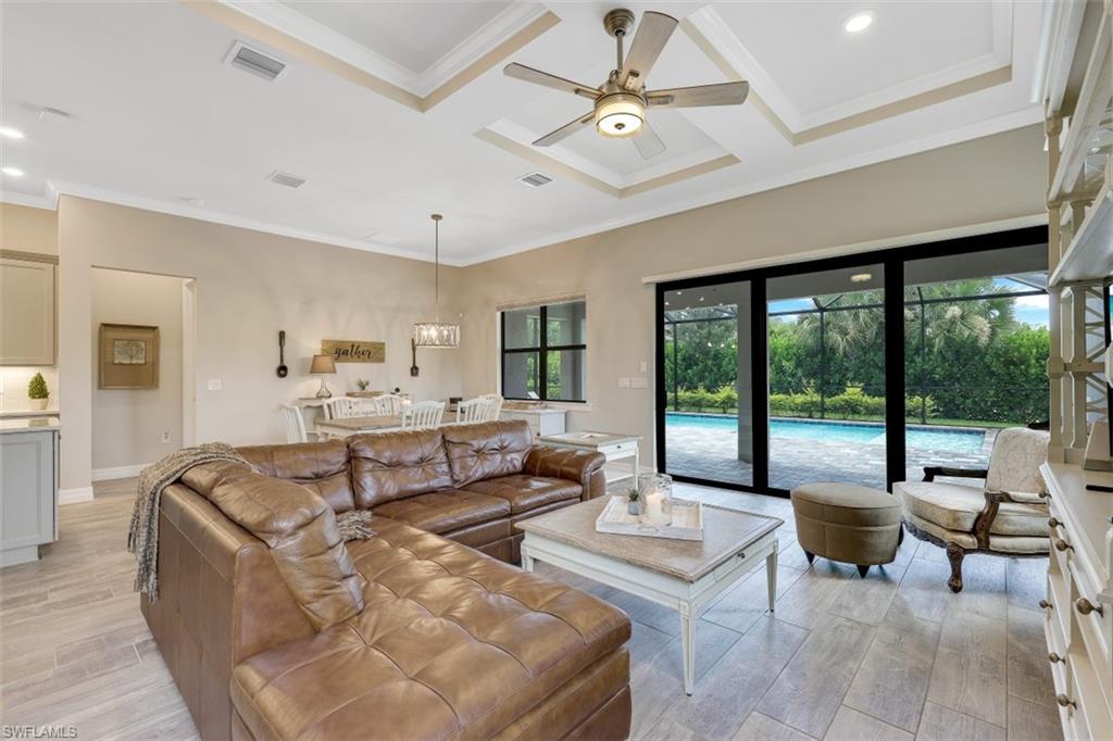 AVERY SQUARE - Residential