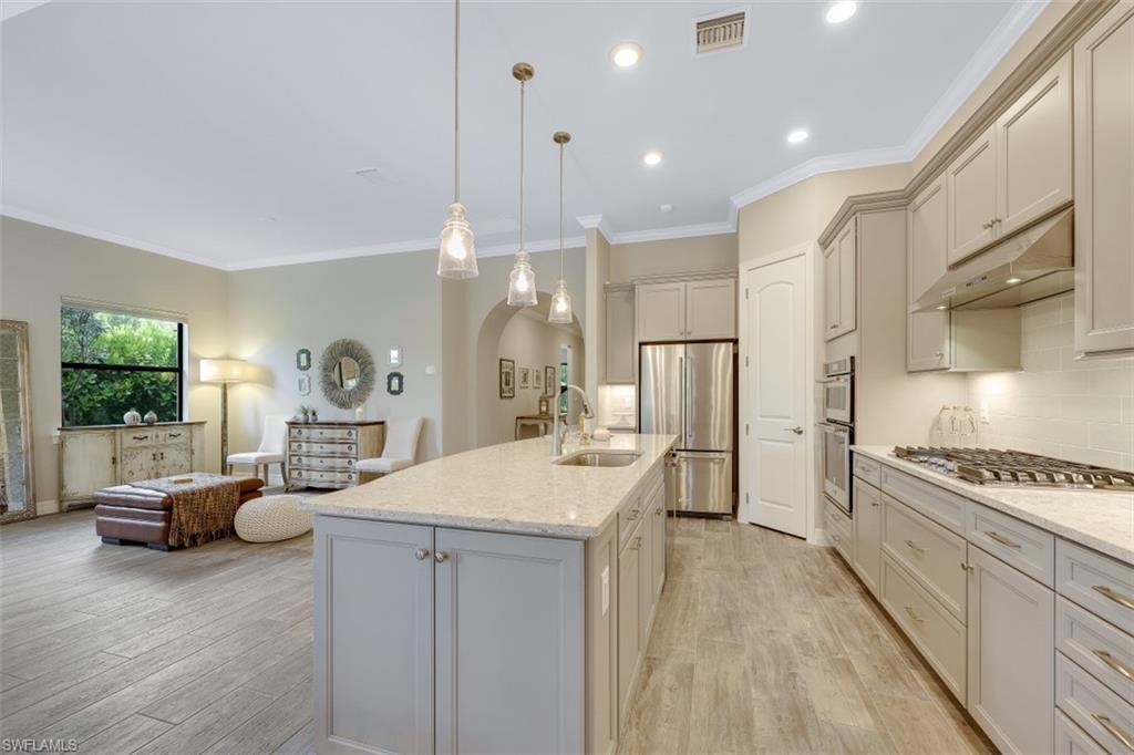 AVERY SQUARE - Residential