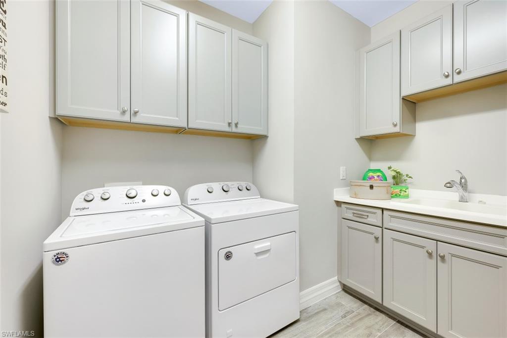 AVERY SQUARE - Residential