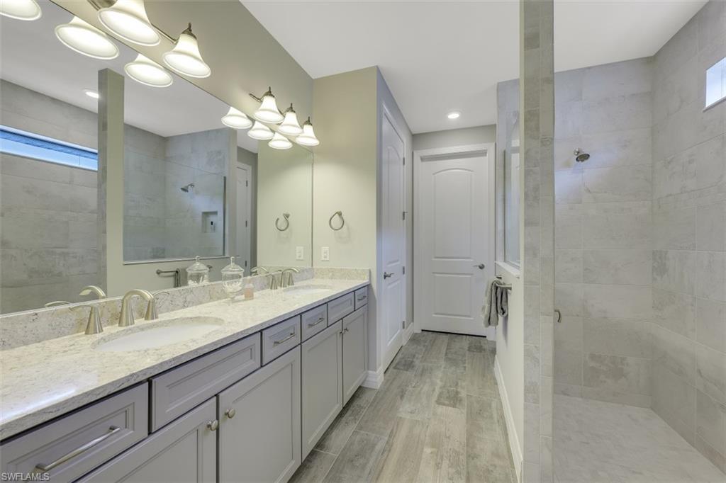 AVERY SQUARE - Residential