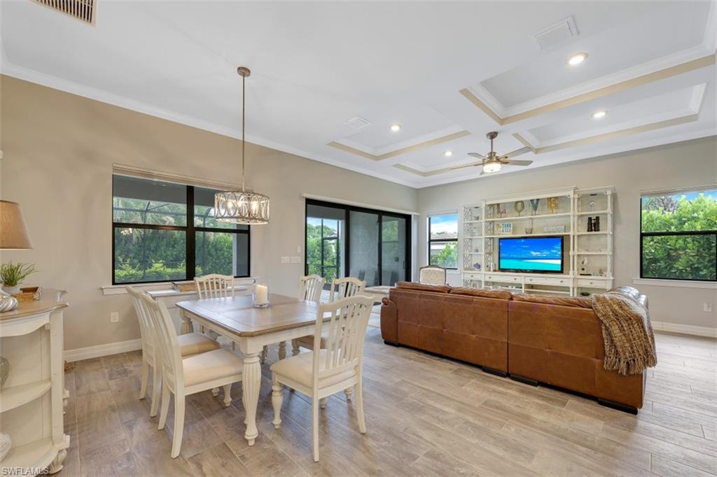 AVERY SQUARE - Residential