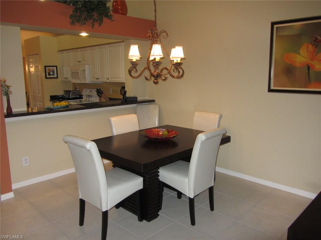 ROYAL VILLAS - Residential