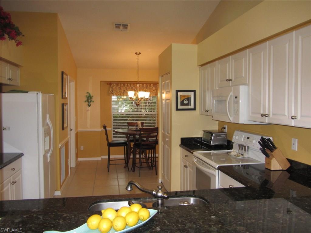 ROYAL VILLAS - Residential