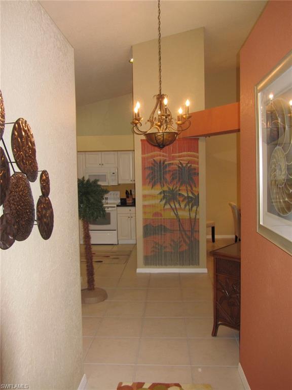 ROYAL VILLAS - Residential