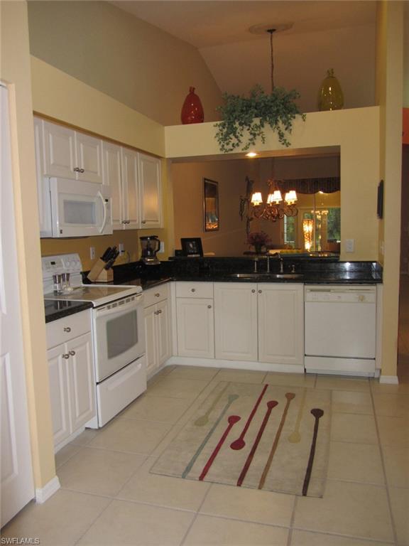 ROYAL VILLAS - Residential