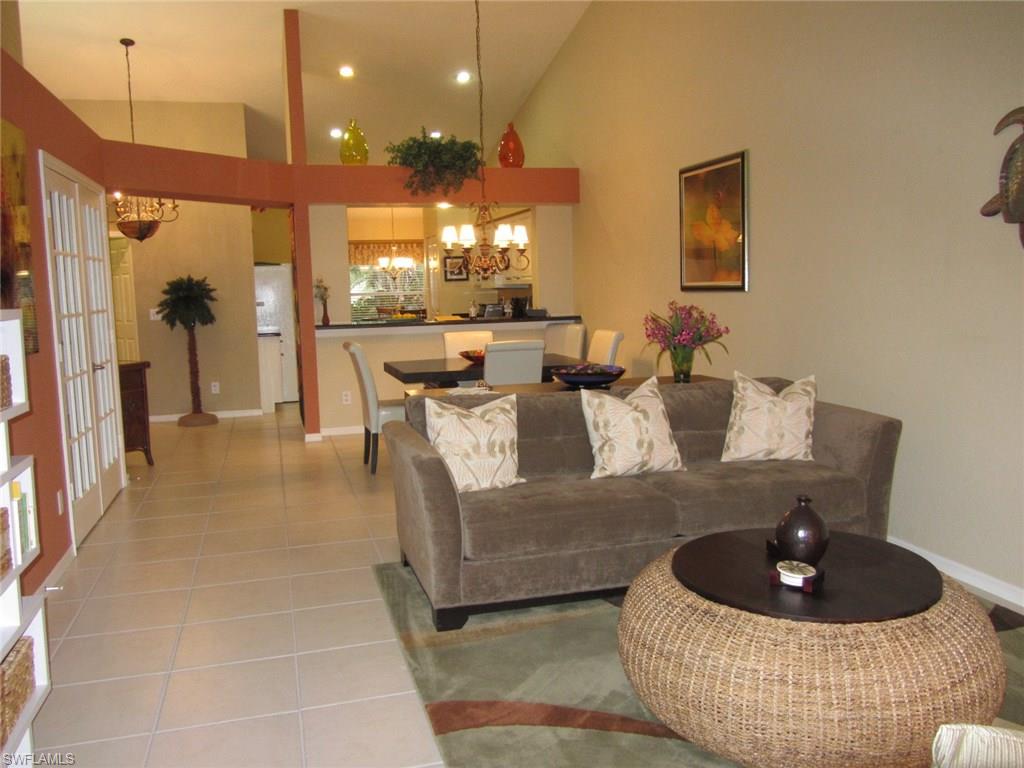 ROYAL VILLAS - Residential