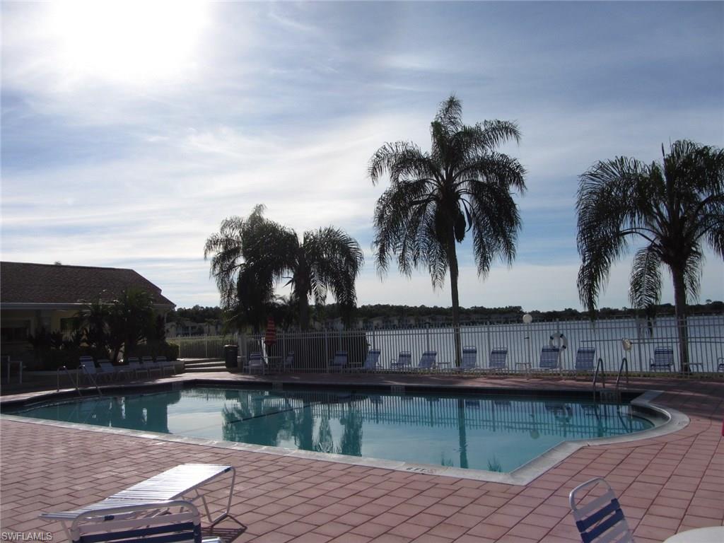 ROYAL VILLAS - Residential