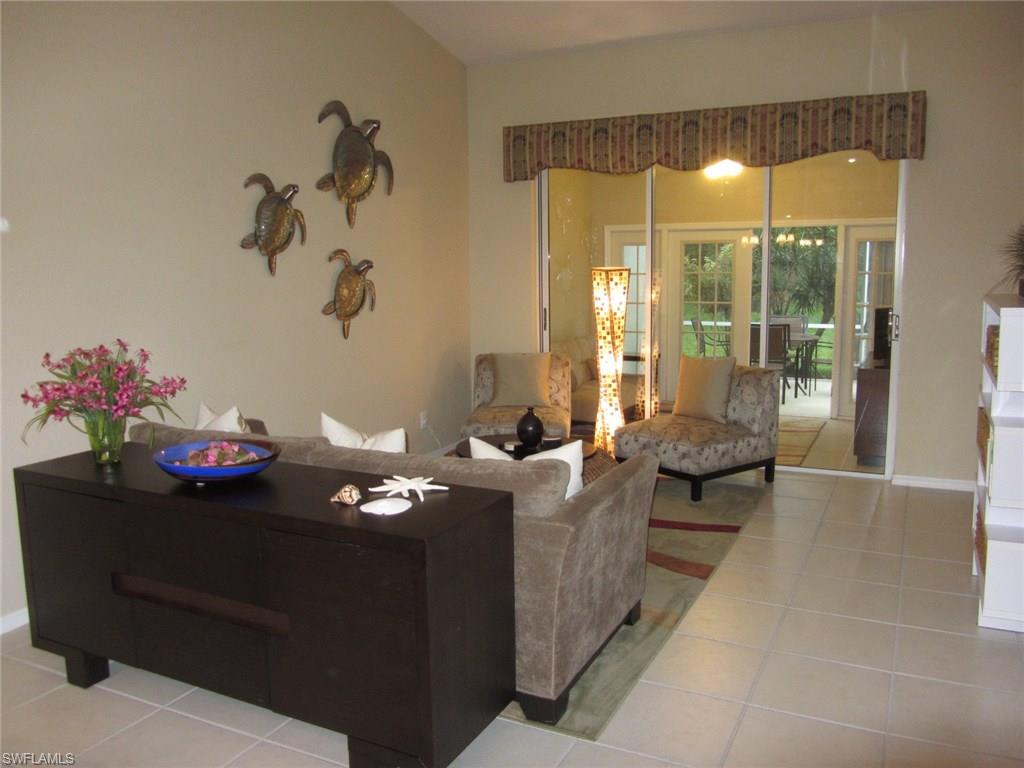 ROYAL VILLAS - Residential