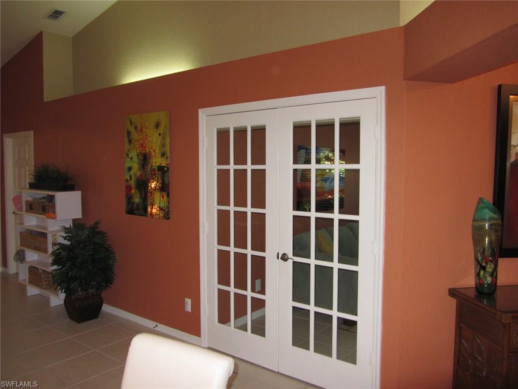 ROYAL VILLAS - Residential