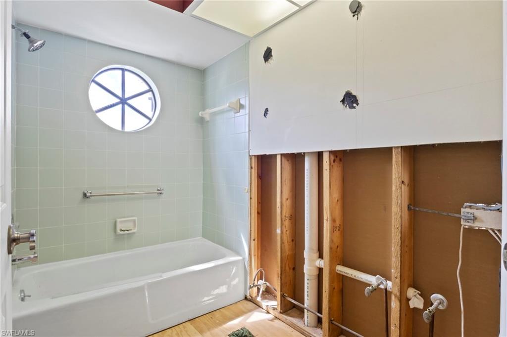 ISLAND PARK VILLAGE - Residential