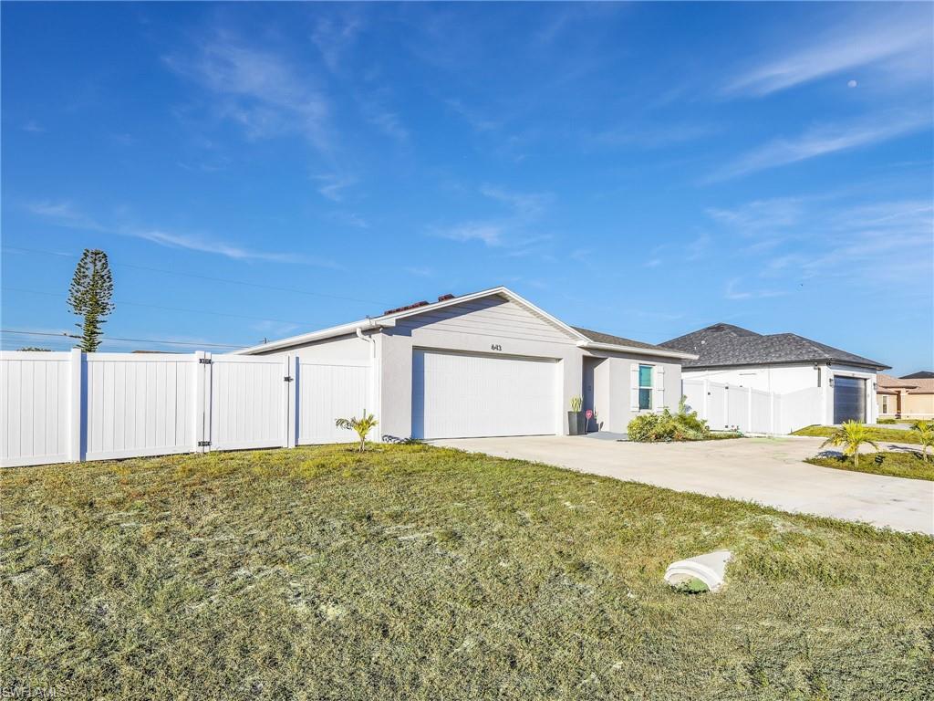 CAPE CORAL - Residential