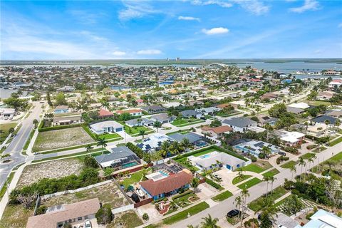 A home in MARCO ISLAND