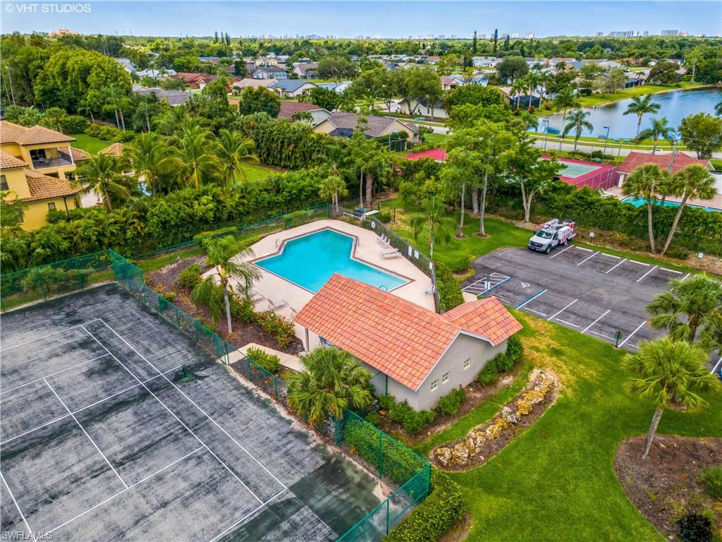 QUAIL WOODS COURTYARDS - Residential