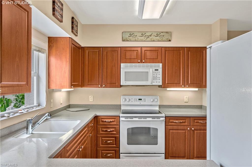 QUAIL WOODS COURTYARDS - Residential