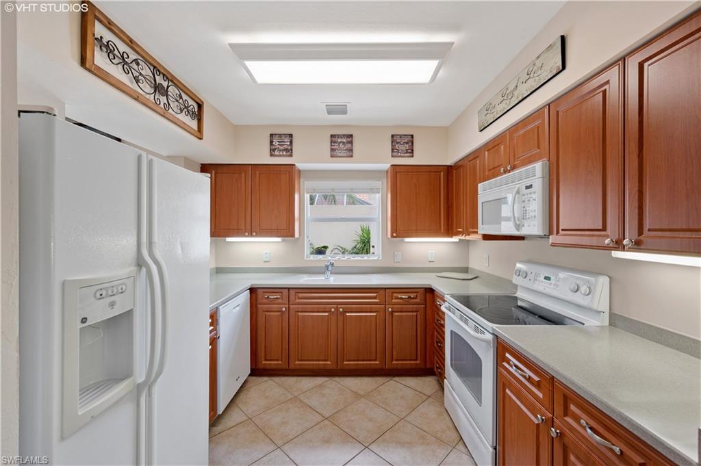 QUAIL WOODS COURTYARDS - Residential