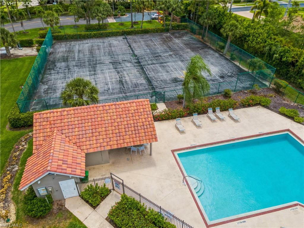 QUAIL WOODS COURTYARDS - Residential