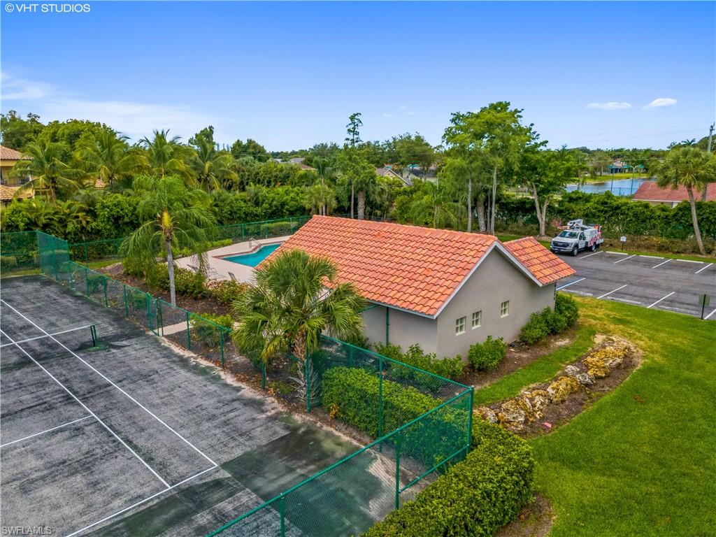 QUAIL WOODS COURTYARDS - Residential