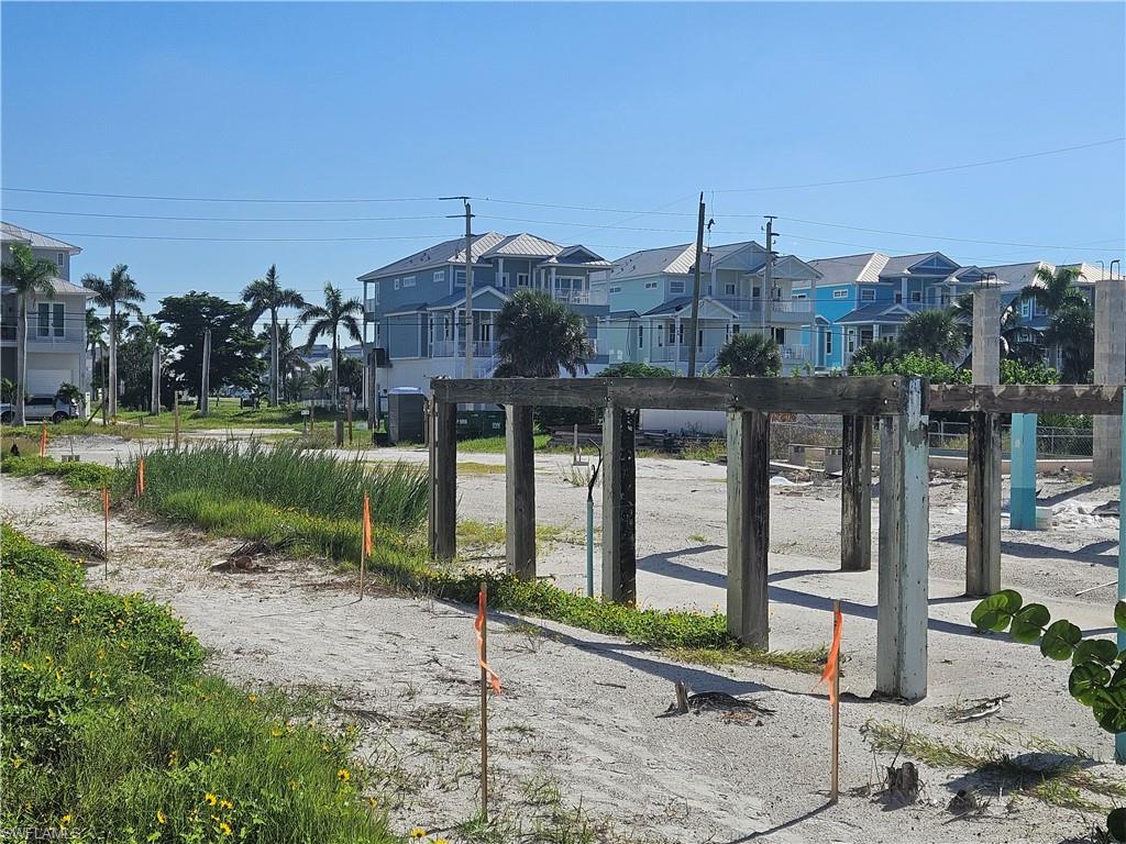 ISLAND SHORES - Land