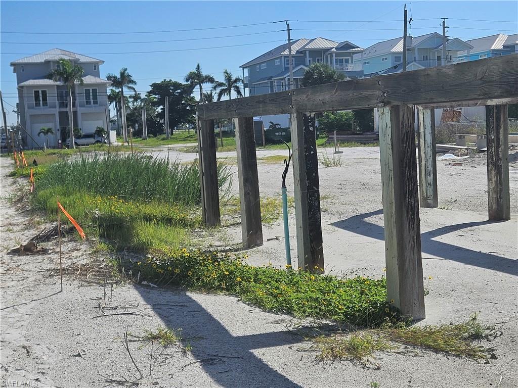 ISLAND SHORES - Land