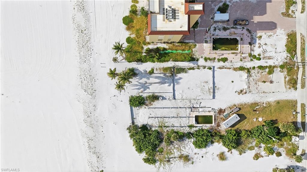 ISLAND SHORES - Land