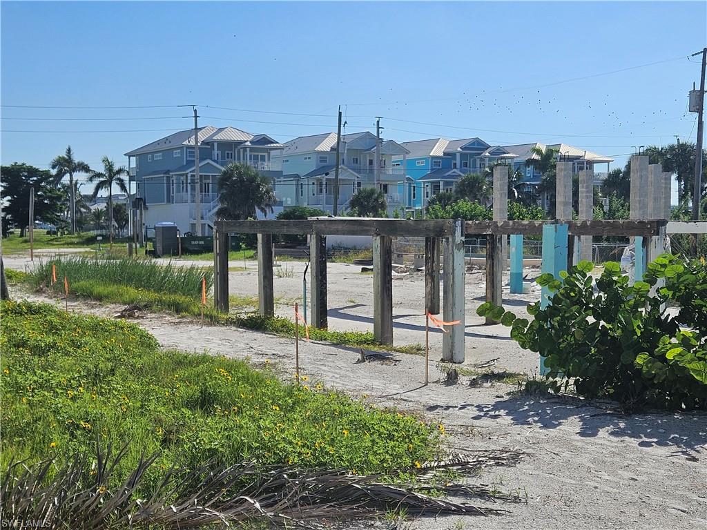 ISLAND SHORES - Land