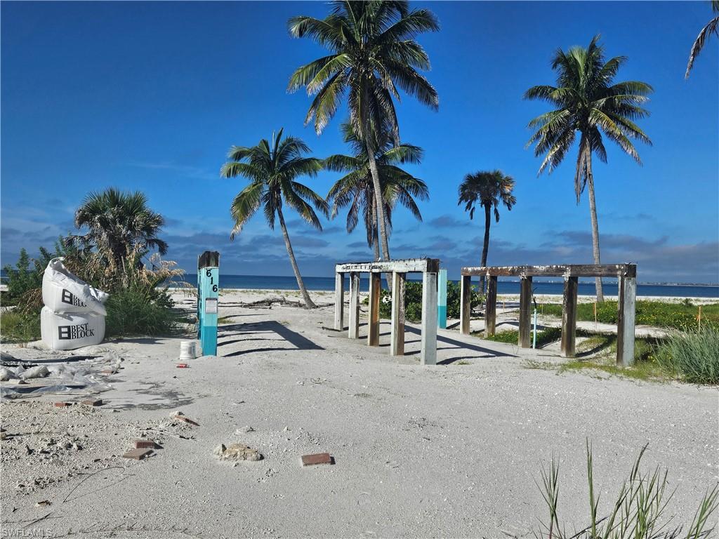 ISLAND SHORES - Land