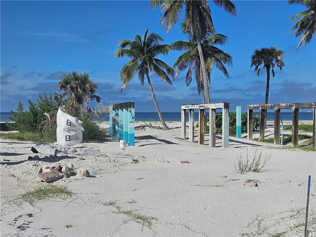 ISLAND SHORES - Land