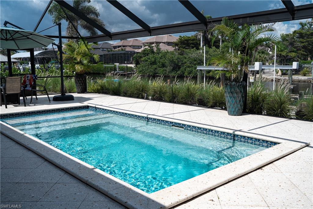 IMPERIAL SHORES - Residential