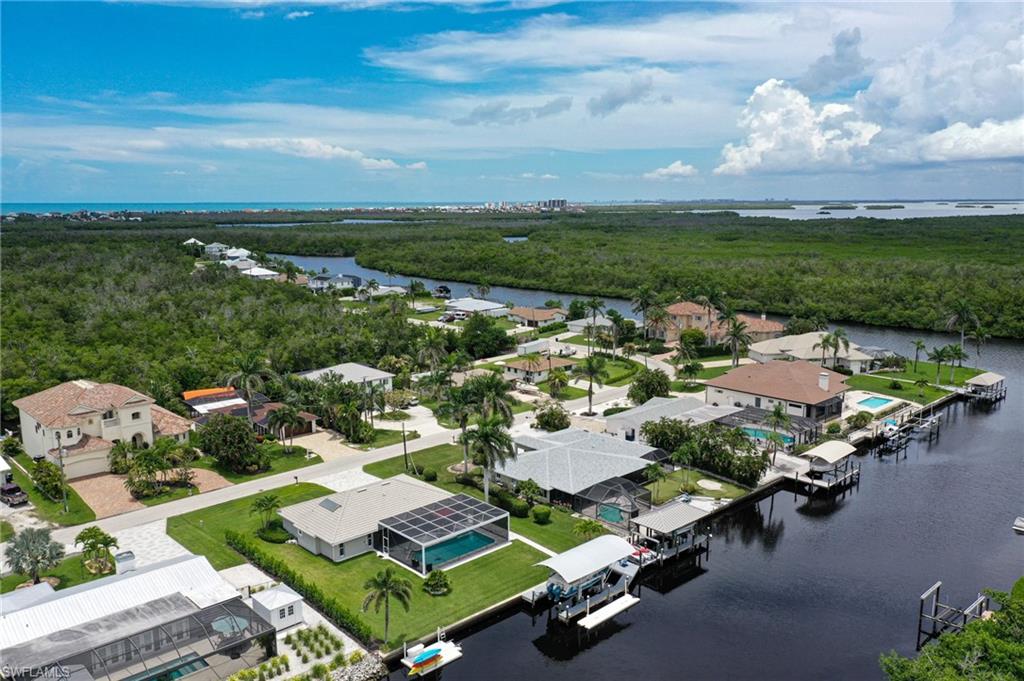 IMPERIAL SHORES - Residential