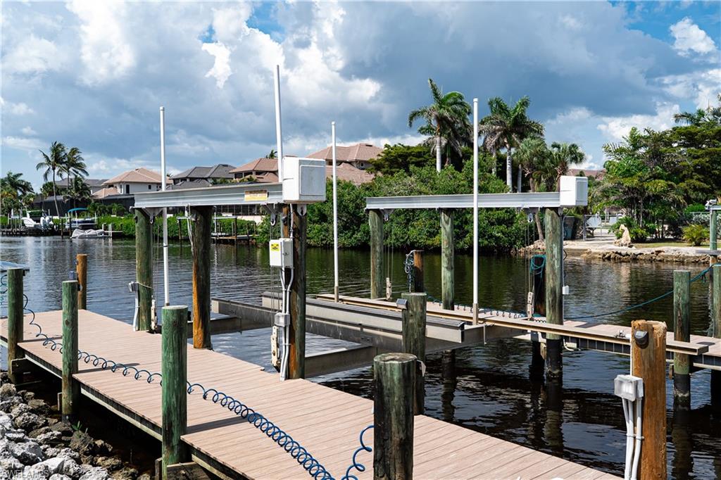 IMPERIAL SHORES - Residential