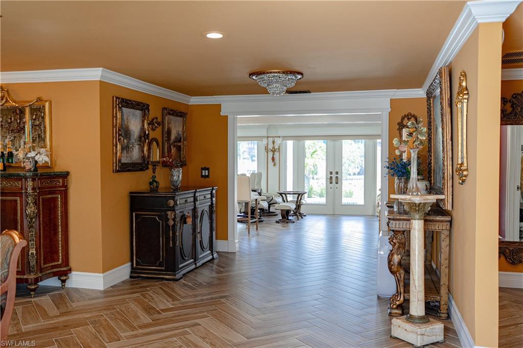 IMPERIAL SHORES - Residential