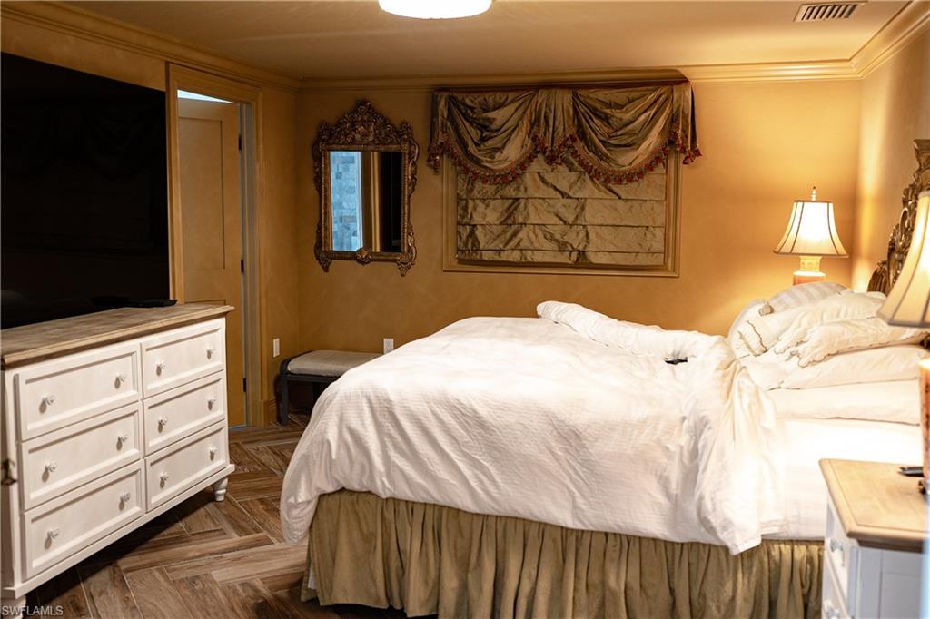 IMPERIAL SHORES - Residential