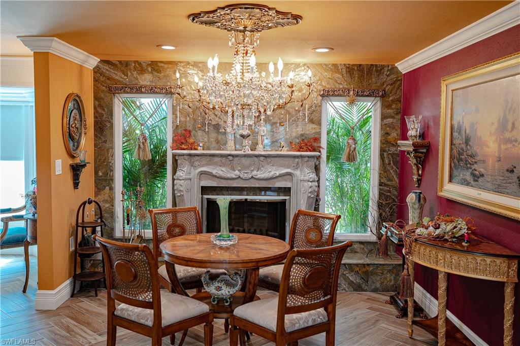 IMPERIAL SHORES - Residential