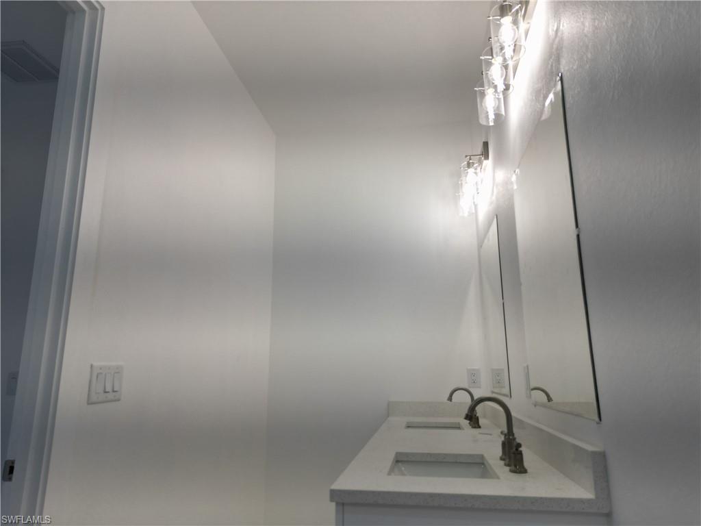 MIRROR LAKES - Residential