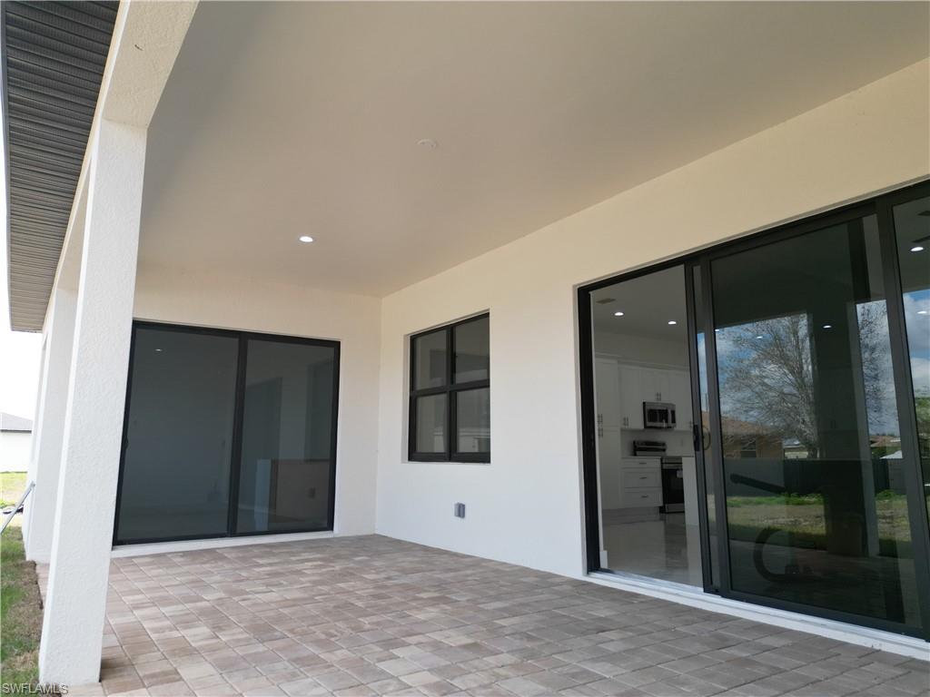 MIRROR LAKES - Residential