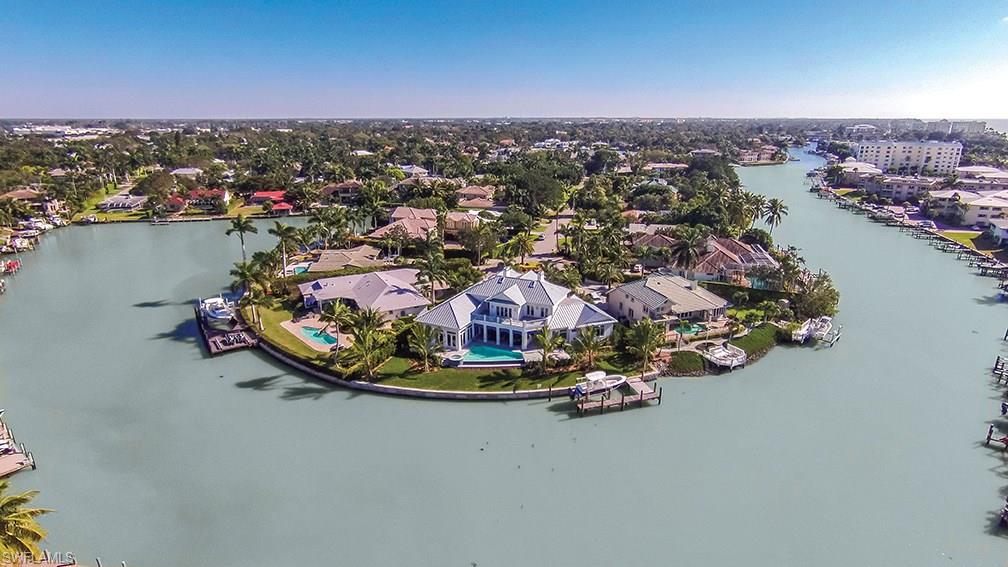 MOORINGS - Residential