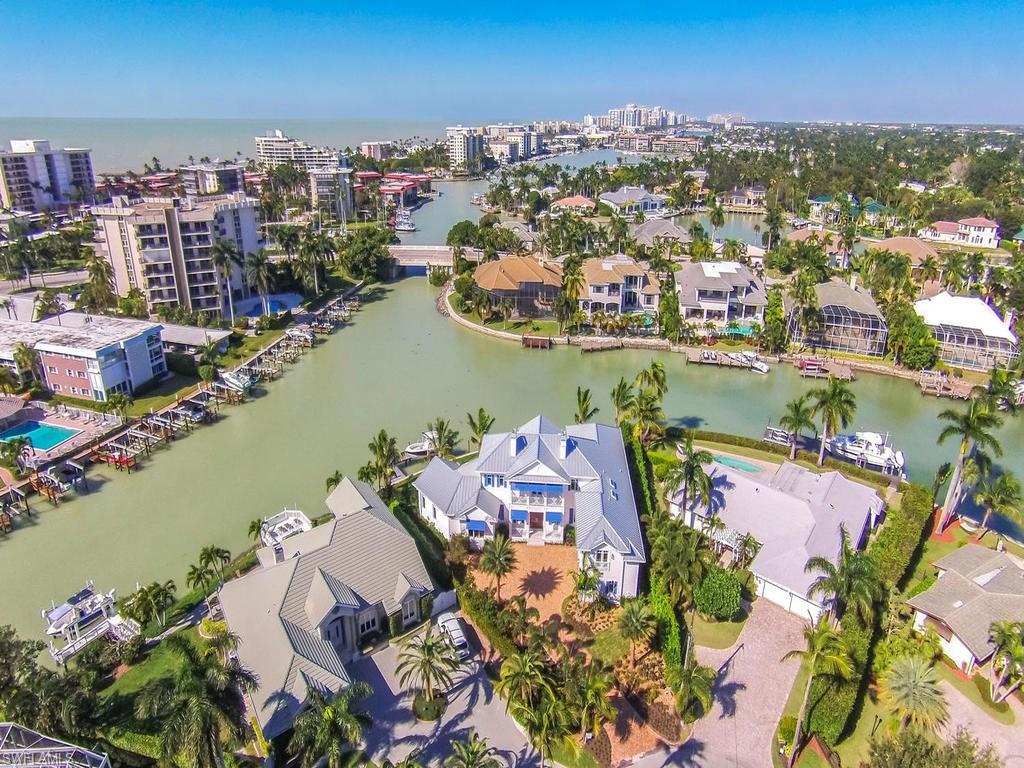 MOORINGS - Residential