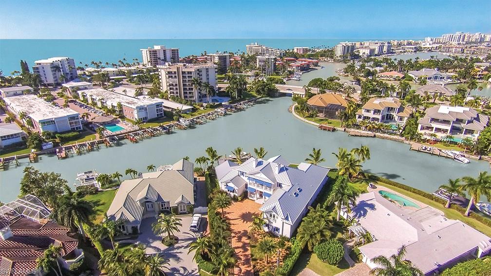 MOORINGS - Residential