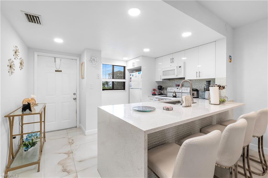 PINEWOOD SOUTH CONDO - Residential