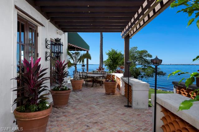 EDGEWATER - Residential