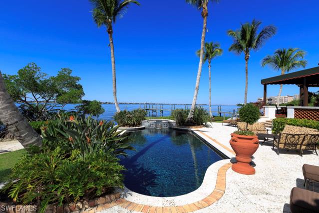 EDGEWATER - Residential