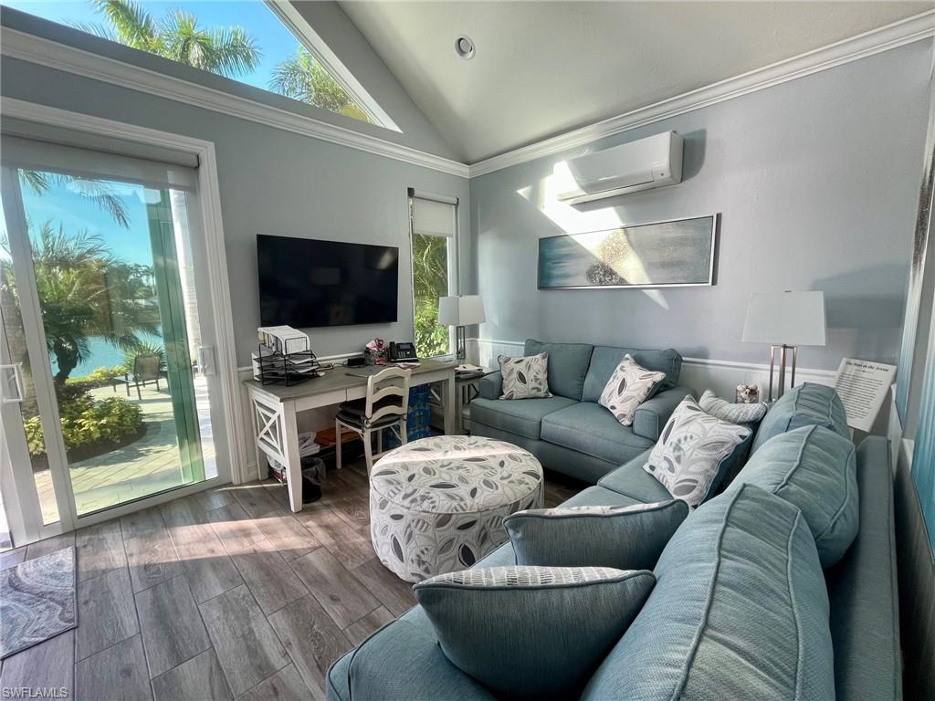 PELICAN LAKE RV RESORT - Land