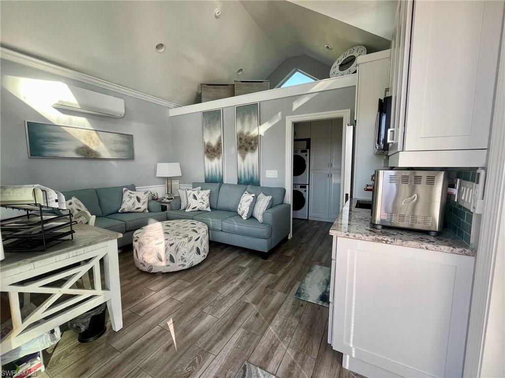 PELICAN LAKE RV RESORT - Land