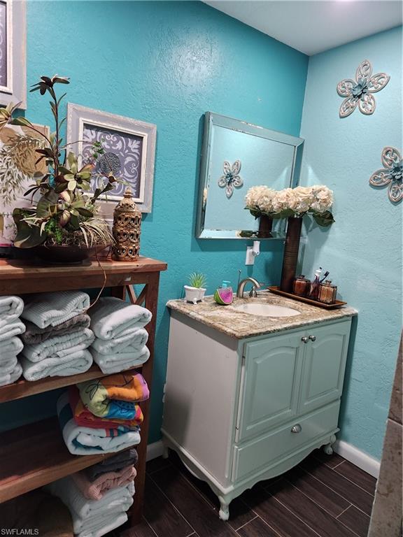 NAPLES MANOR - Residential