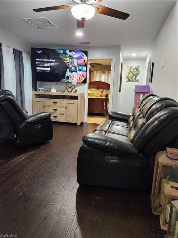 NAPLES MANOR - Residential