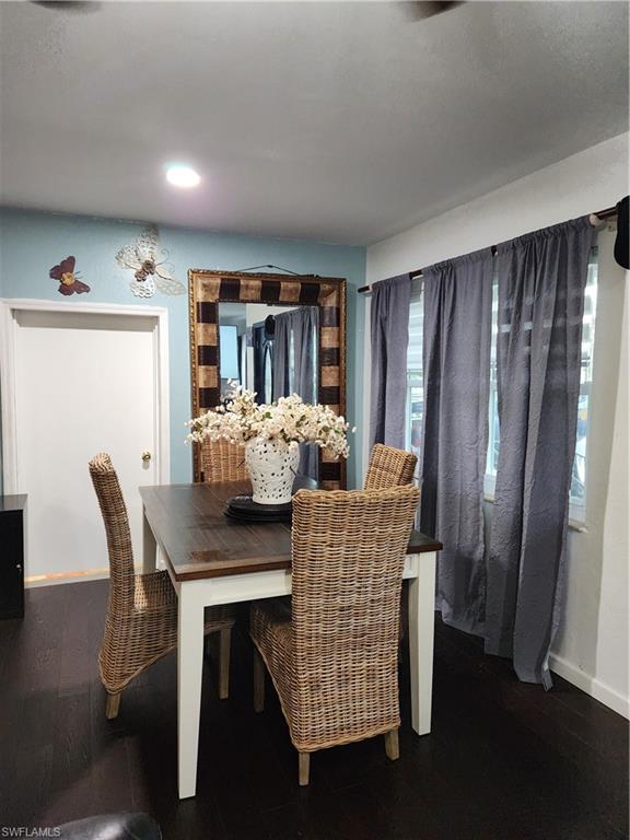 NAPLES MANOR - Residential