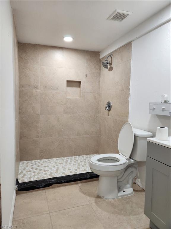 NAPLES MANOR - Residential