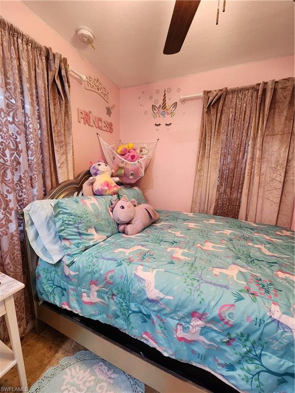 NAPLES MANOR - Residential