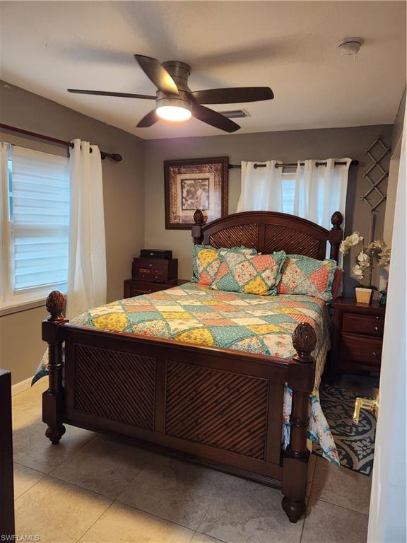 NAPLES MANOR - Residential